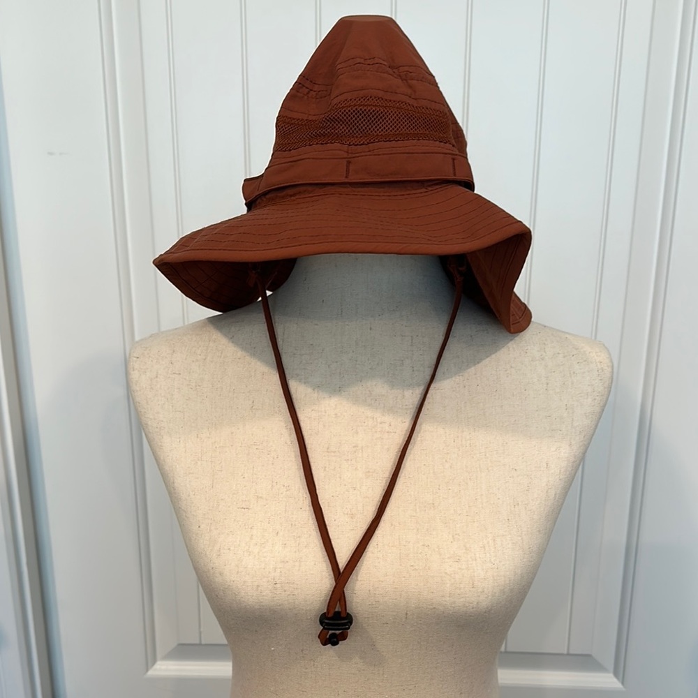 Eddie Bauer Never Worn Vented Women's Rust Boonie Hat